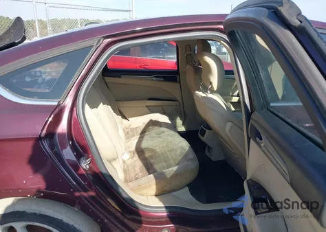 2013 Ford Fusion Se z USA, uszkodzony, nr VIN 3FA6P0HR6DR266160